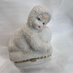 Department 56 Snow Baby Gold Hinged Trinket Box snowball hugging